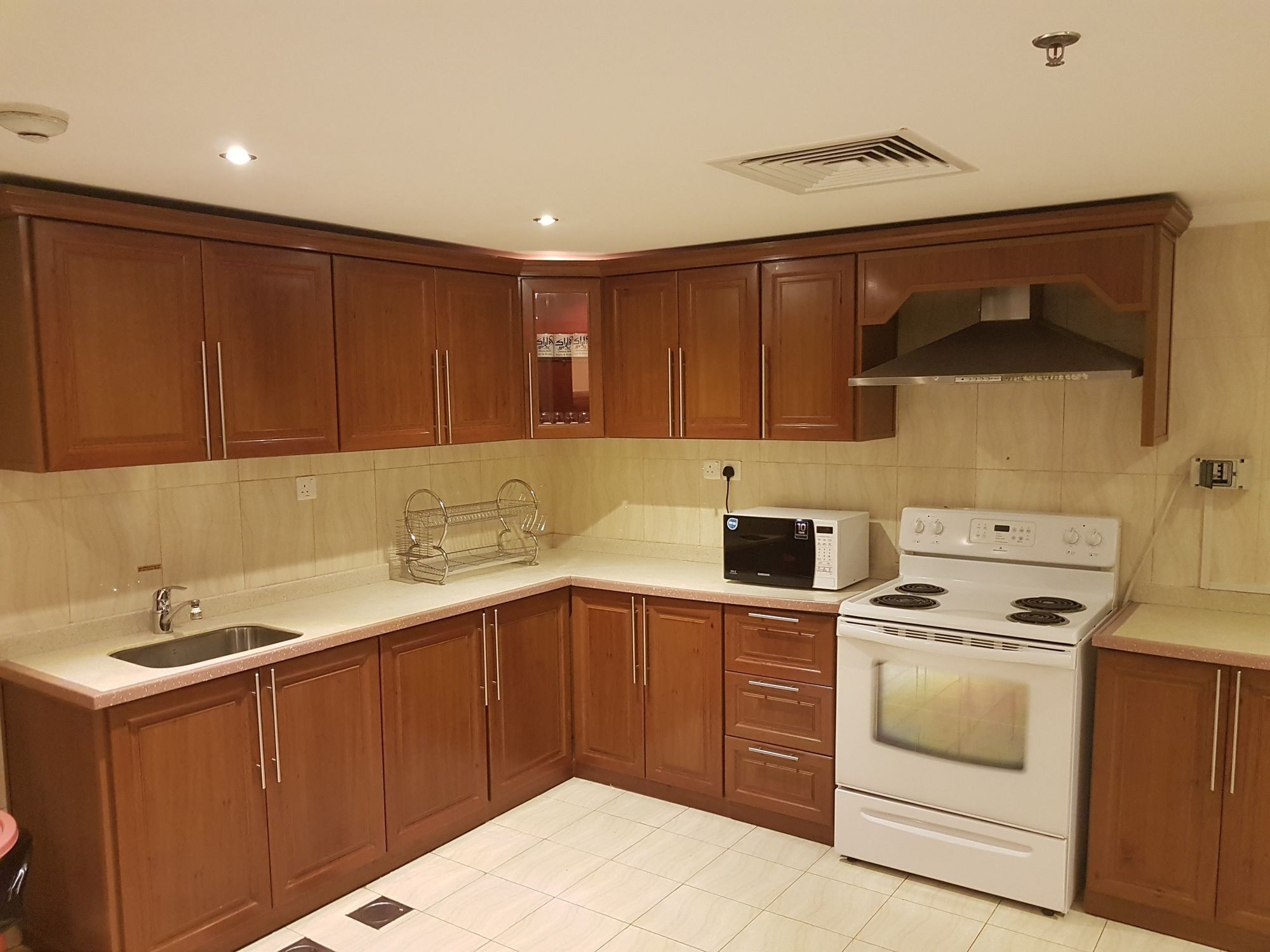 Taiba Suites Madinah Medina Exterior foto A modern kitchen