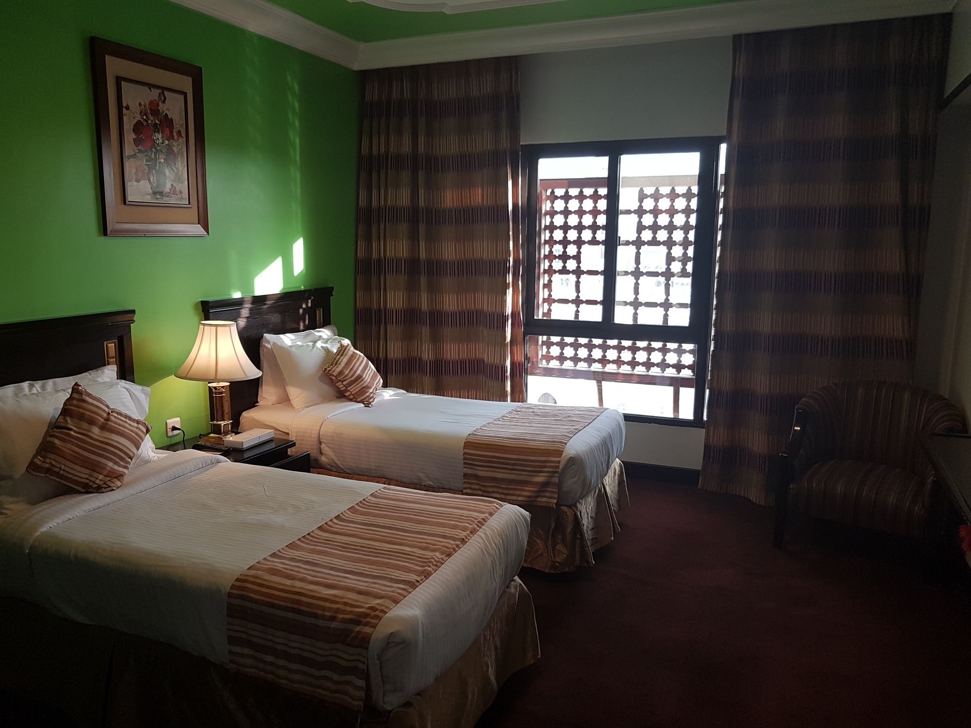 Taiba Suites Madinah Medina Exterior foto A room at the hotel