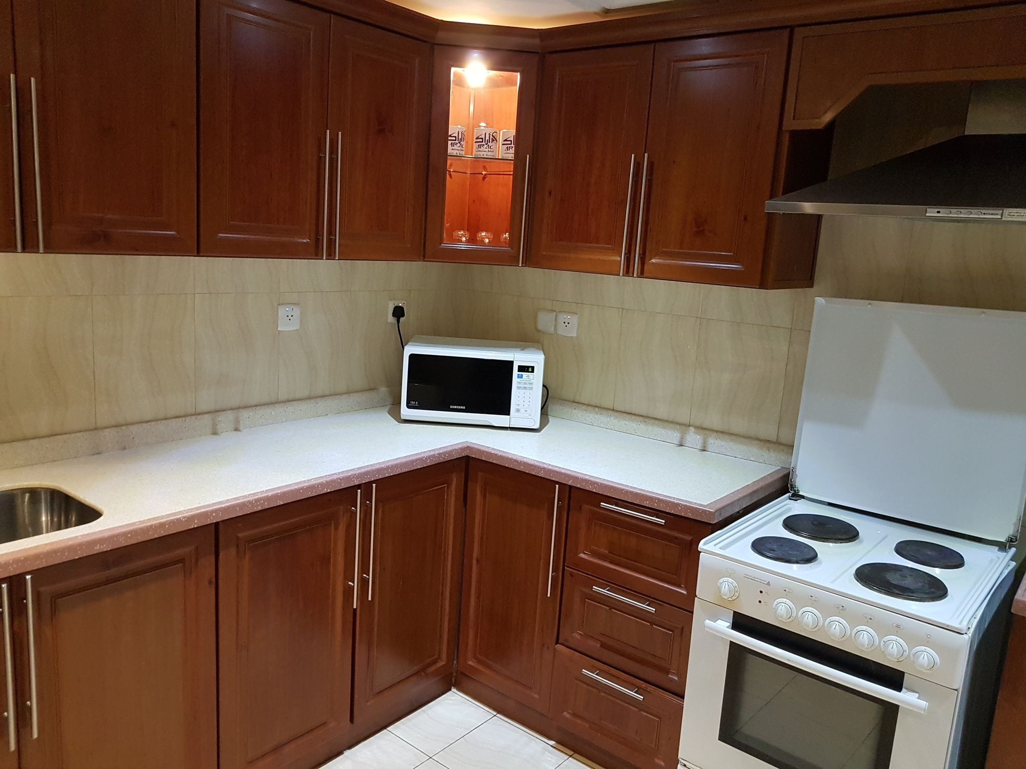 Taiba Suites Madinah Medina Exterior foto A modern kitchen